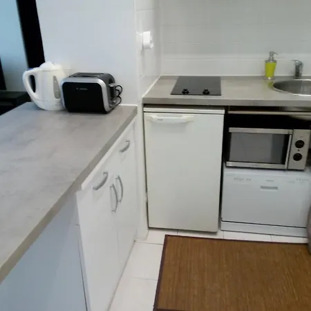Apartment Studio Feutrier1 *